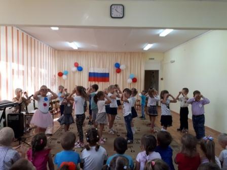 танец «Разноцветная игра»